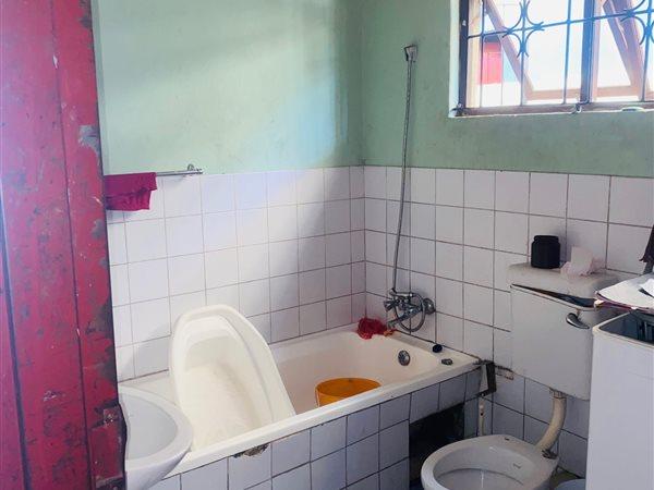 3 Bedroom Property for Sale in Sabata Dalindyebo Square Western Cape